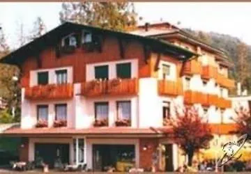 Harmony Suite Hotel Selvino Italien