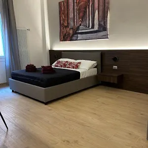 Albari House , Bologna Italië